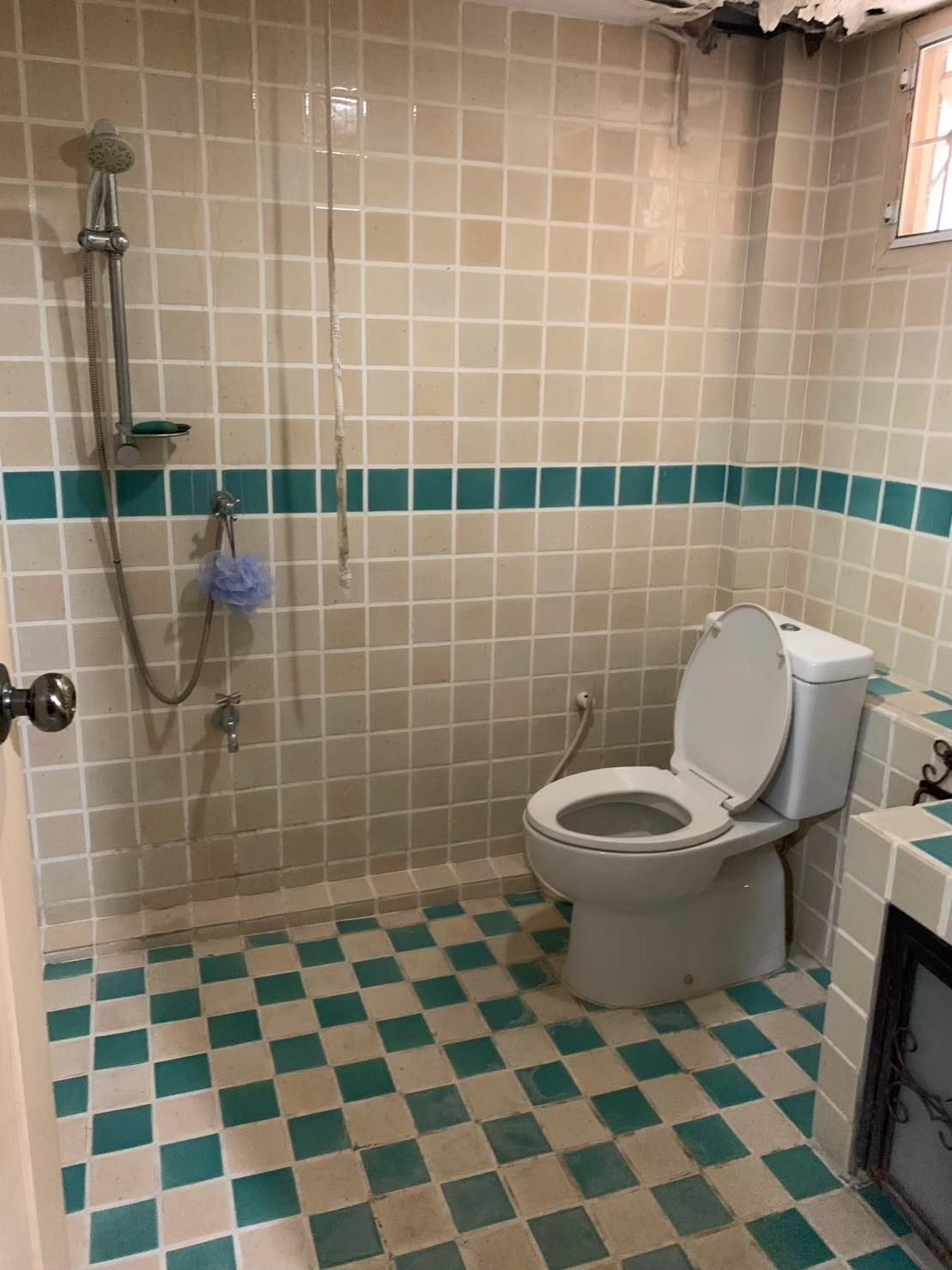 5BB64B50-A8D1-4F65-A080-8CEDC9D4BCD6