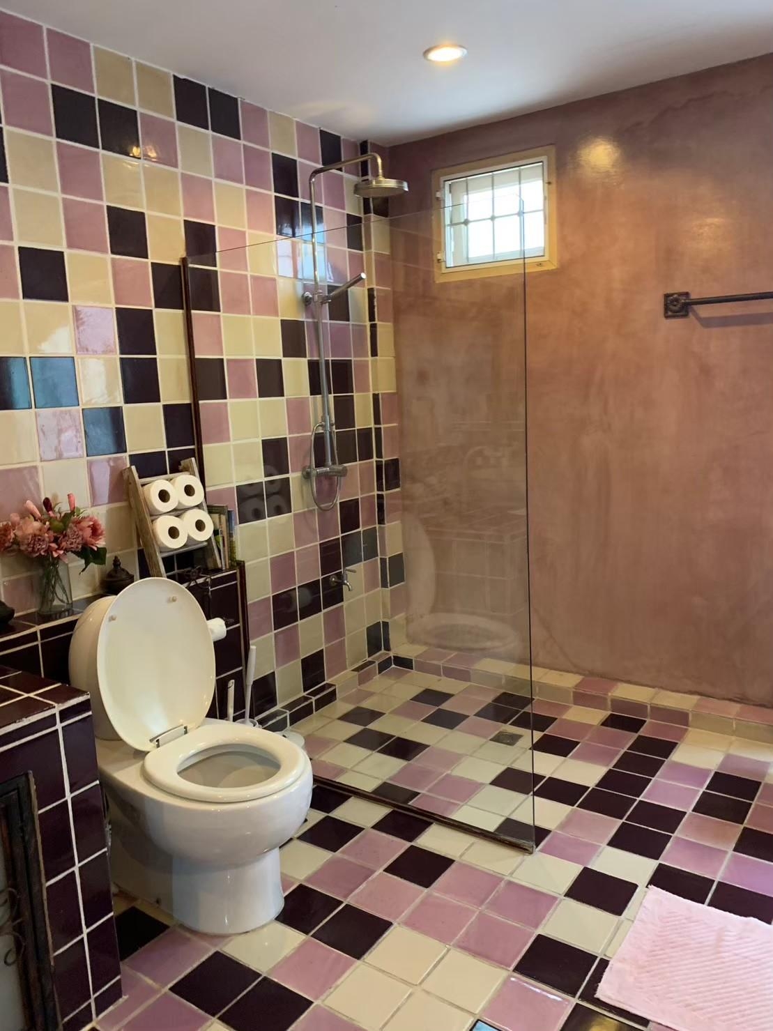 6BA6F2ED-A3F7-4952-B79B-46456F15536C(1)