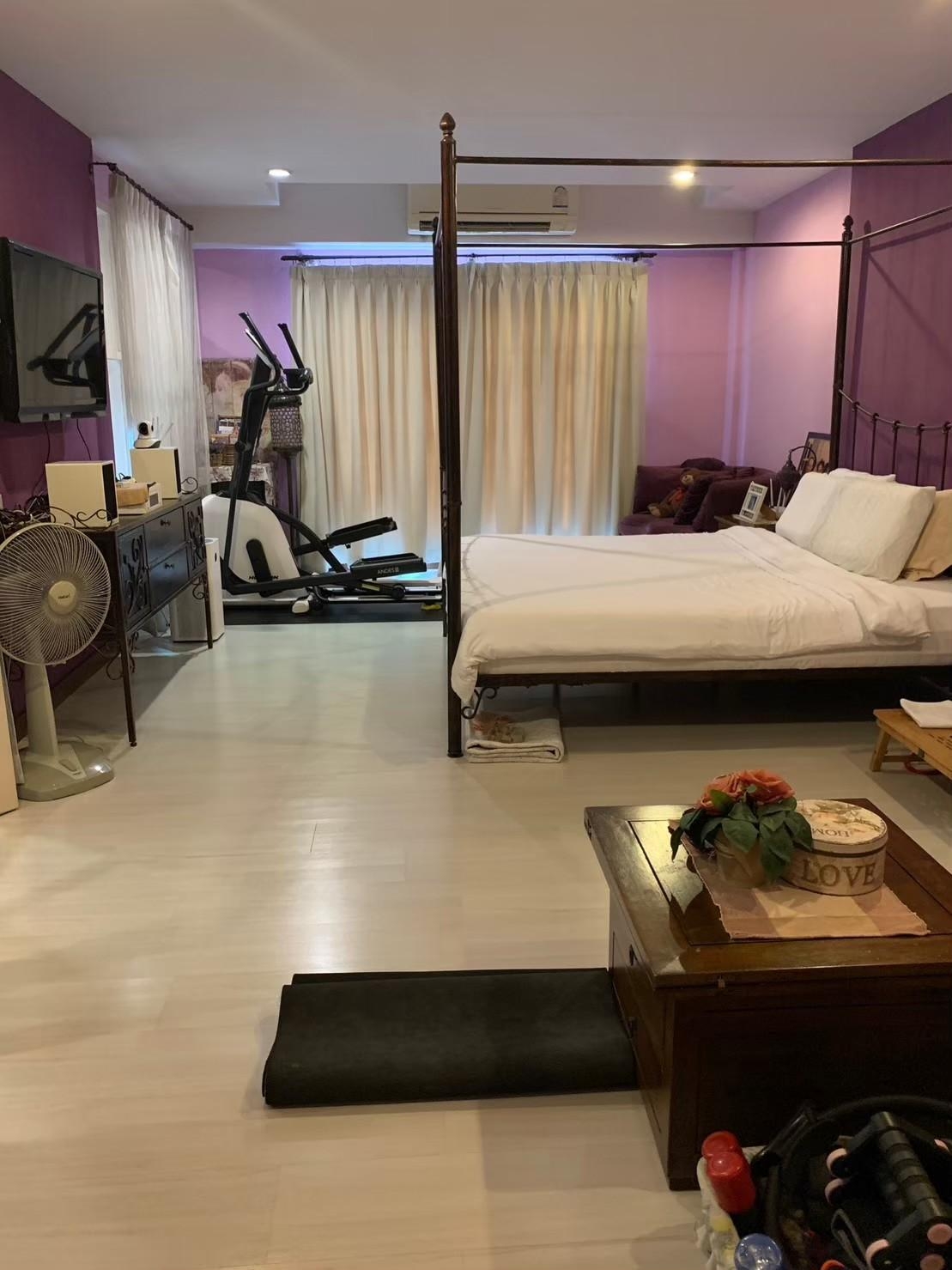 7D7F655A-C246-4320-B533-737627720B24