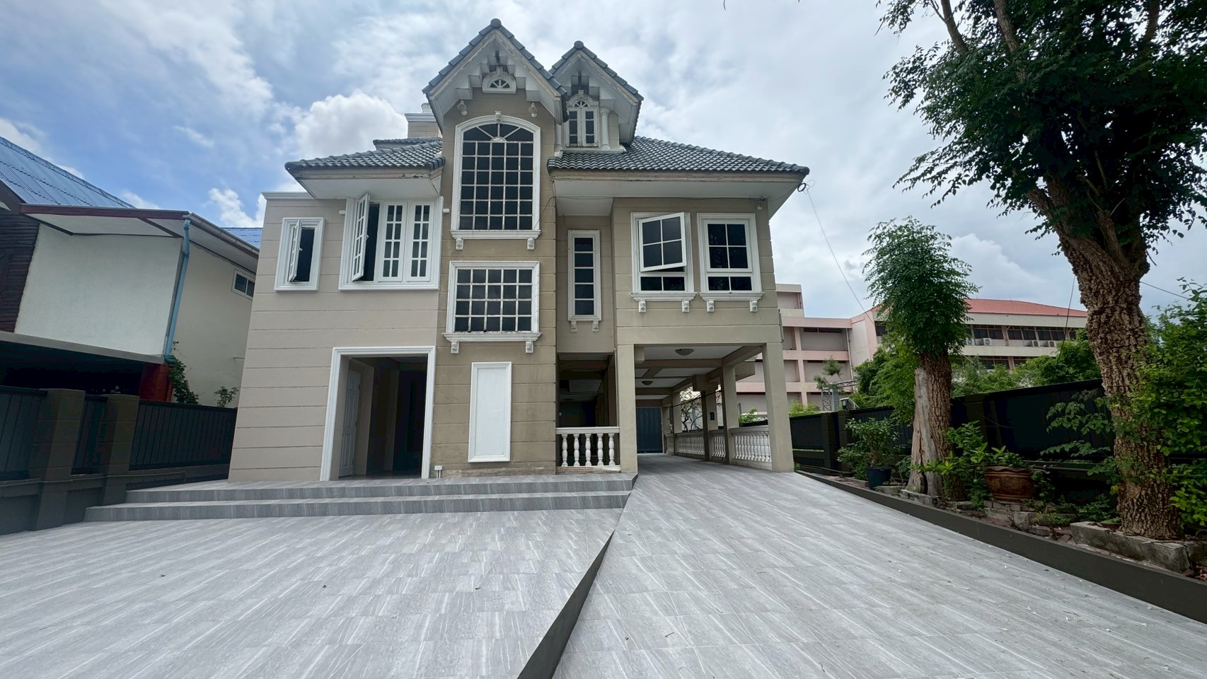 LINE_ALBUM_14568_250521_18