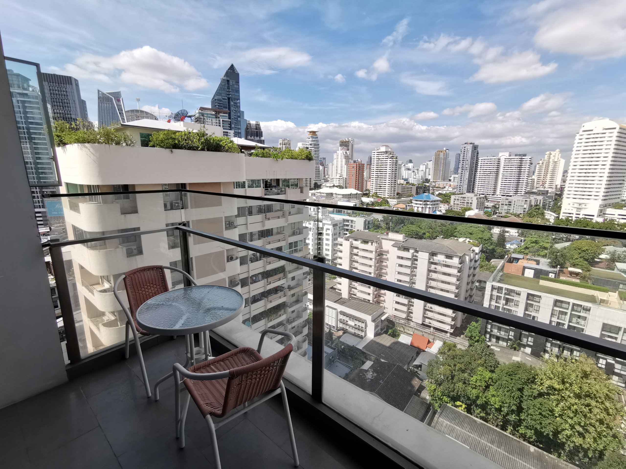 LINE_ALBUM_เอควา 668_250712_17.2