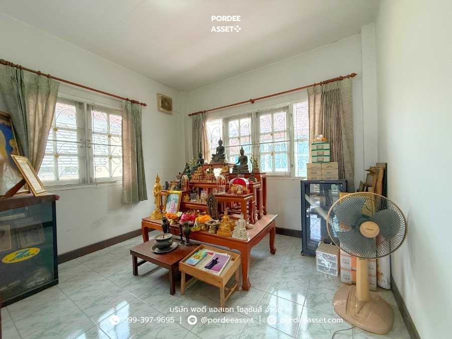900